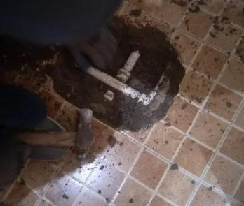 南丹卫生间漏水维修公司为您分享下卫生间渗水如何处理及注意事项